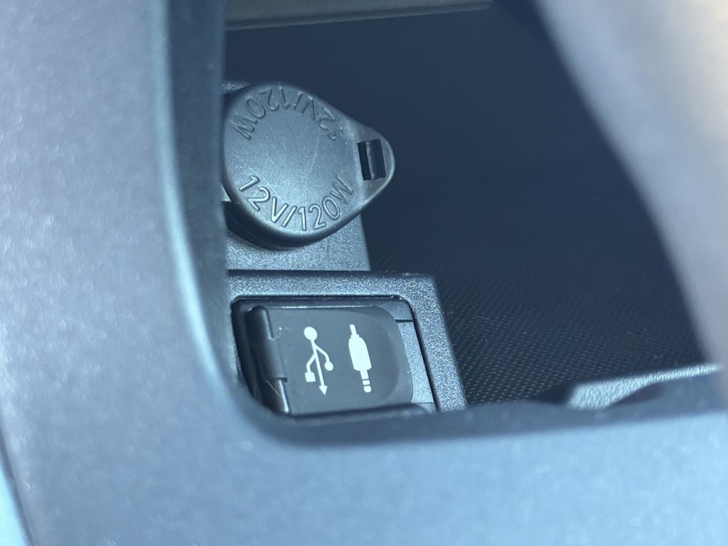 Thumbnail: 2016 Toyota Camry - 26