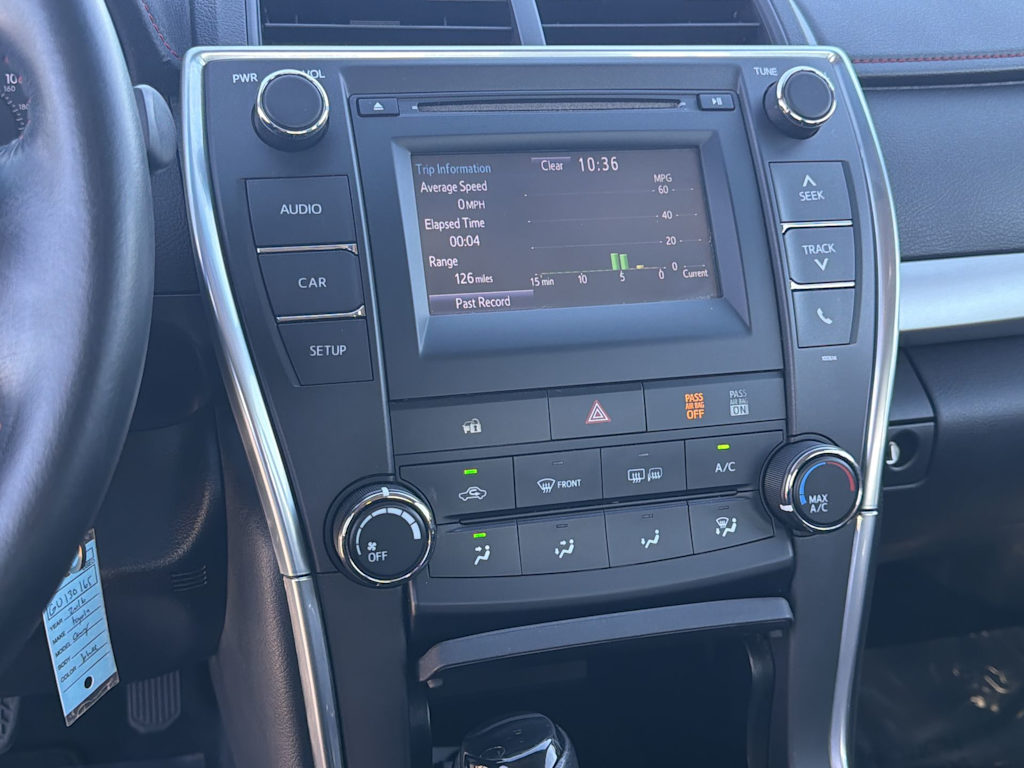 Thumbnail: 2016 Toyota Camry - 12