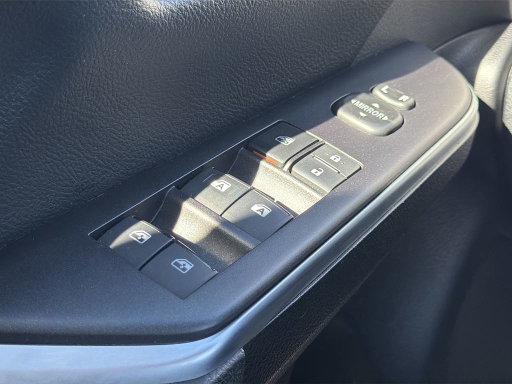 Thumbnail: 2016 Toyota Camry - 21