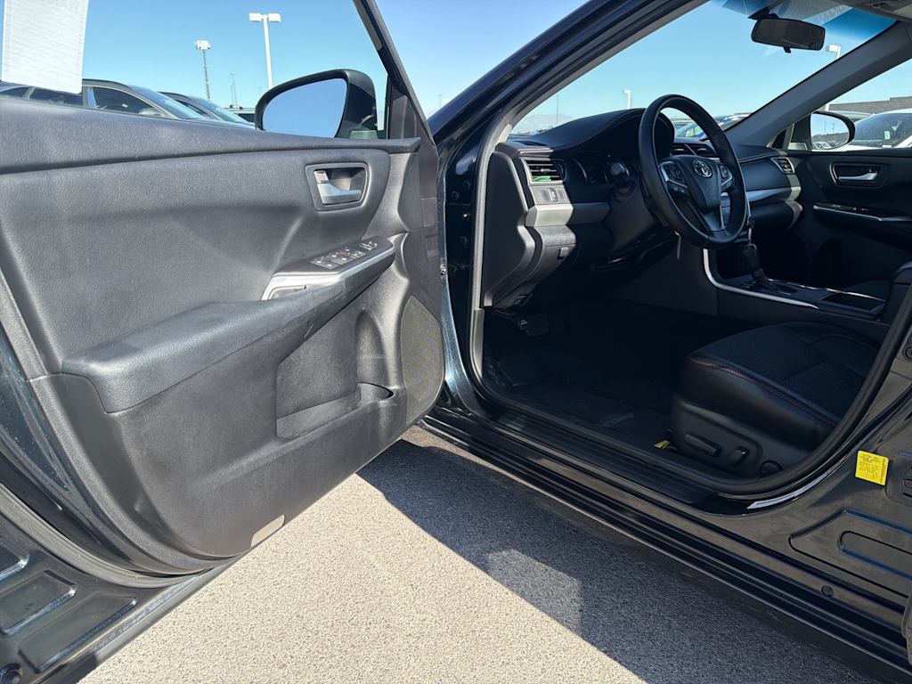 Thumbnail: 2016 Toyota Camry - 20