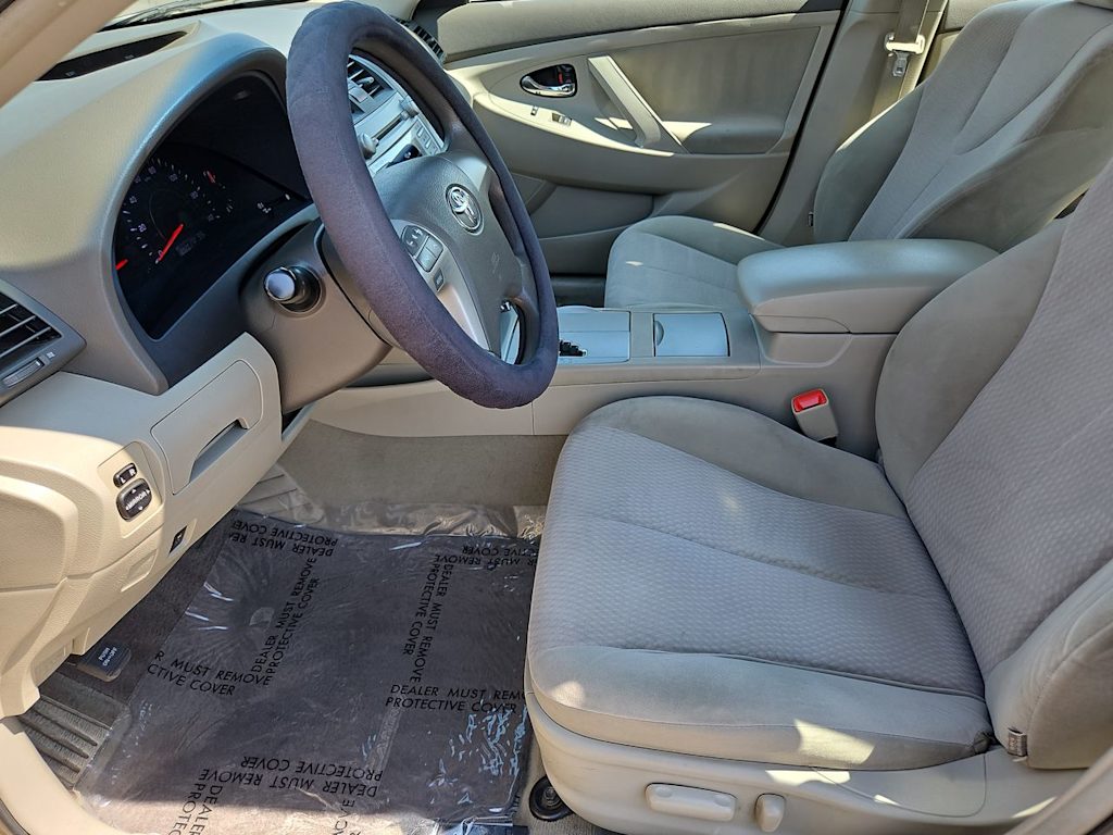 2011 Toyota Camry LE 11