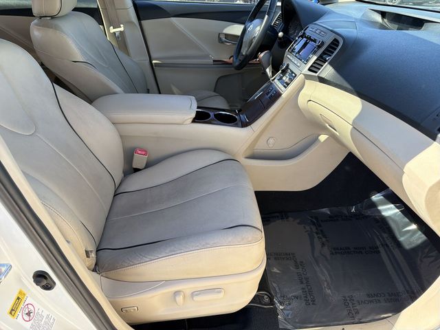 Thumbnail: 2010 Toyota Venza - 25