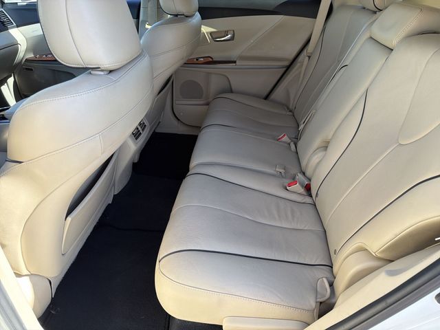 Thumbnail: 2010 Toyota Venza - 12