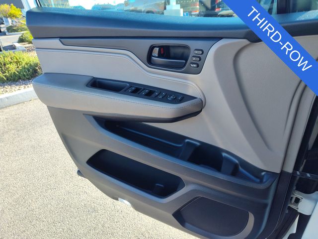 Thumbnail: 2018 Honda Odyssey - 21