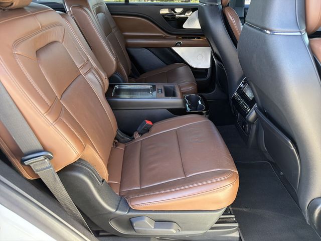 Thumbnail: 2020 Lincoln Aviator - 24