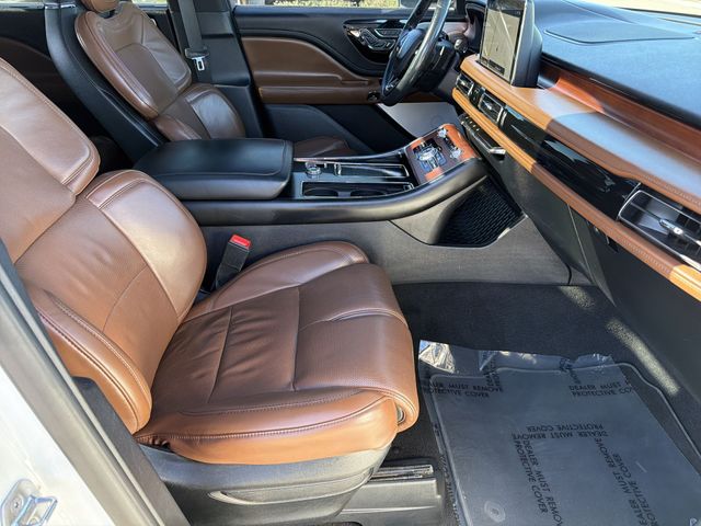 Thumbnail: 2020 Lincoln Aviator - 25