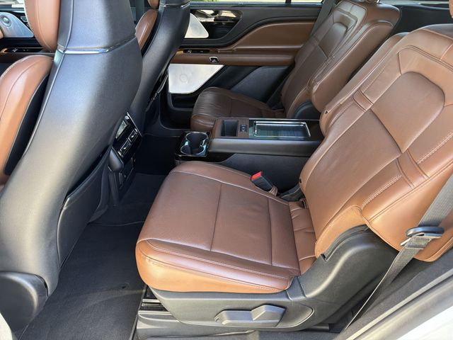 Thumbnail: 2020 Lincoln Aviator - 23