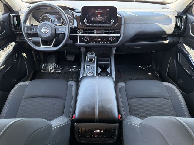 Thumbnail: 2024 Nissan Pathfinder - 2