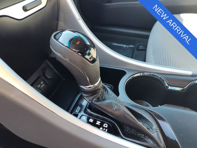 Thumbnail: 2013 Hyundai Sonata - 25