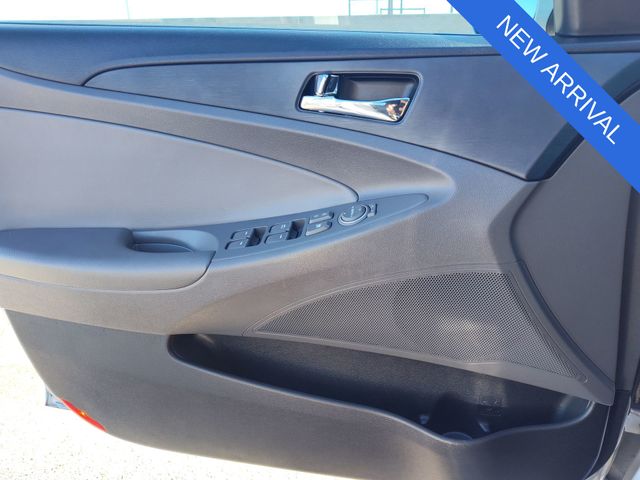 Thumbnail: 2013 Hyundai Sonata - 21