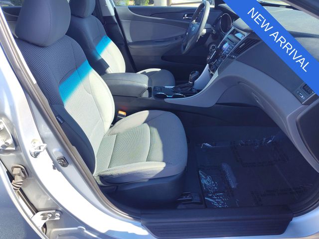 Thumbnail: 2013 Hyundai Sonata - 24