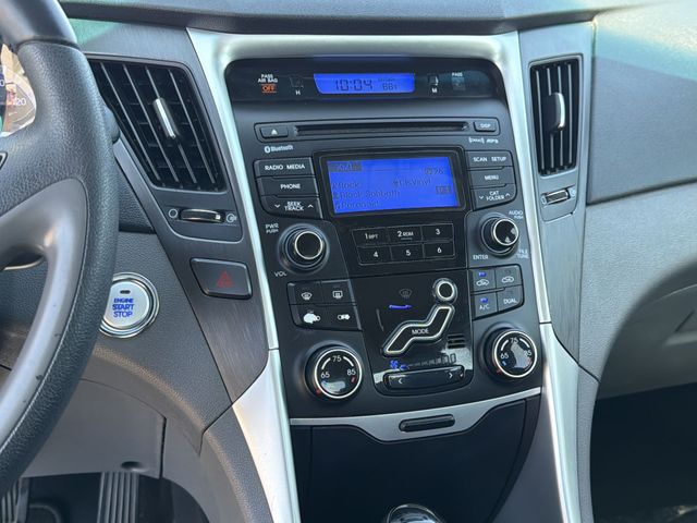 Thumbnail: 2012 Hyundai Sonata - 13