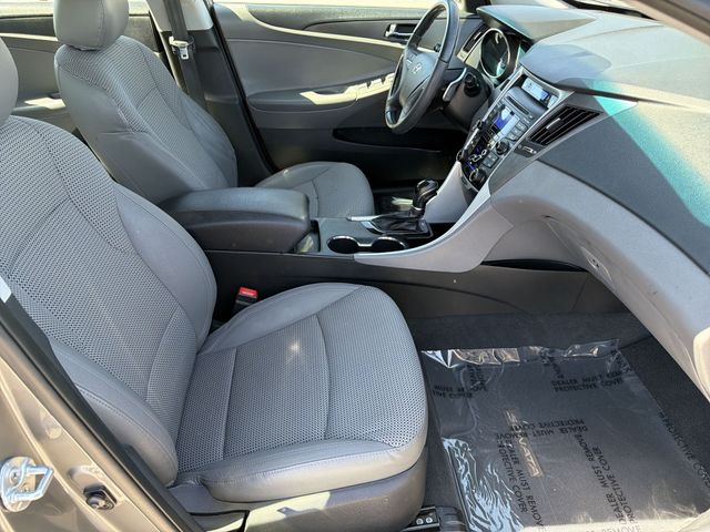 Thumbnail: 2012 Hyundai Sonata - 24