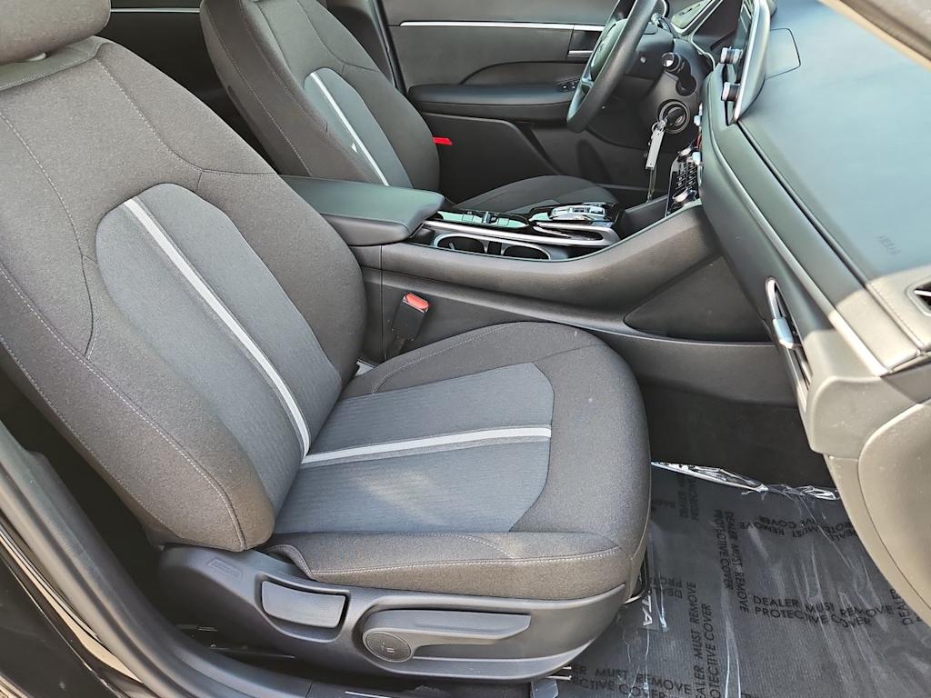 2022 Hyundai Sonata SE 26