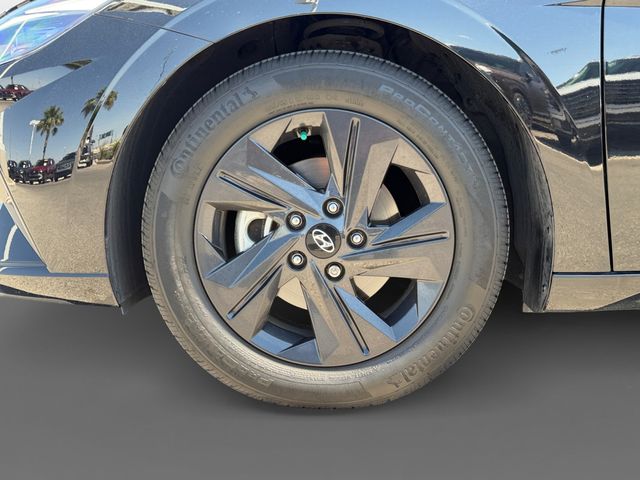 Thumbnail: 2023 Hyundai Elantra - 7