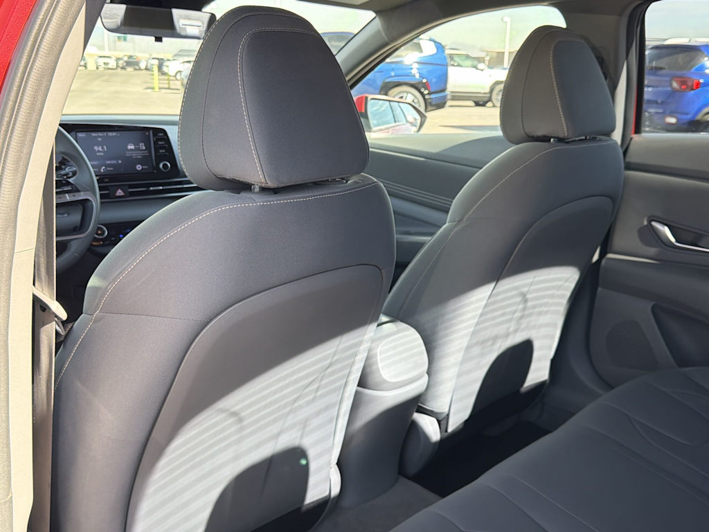 Thumbnail: 2022 Hyundai Elantra - 11