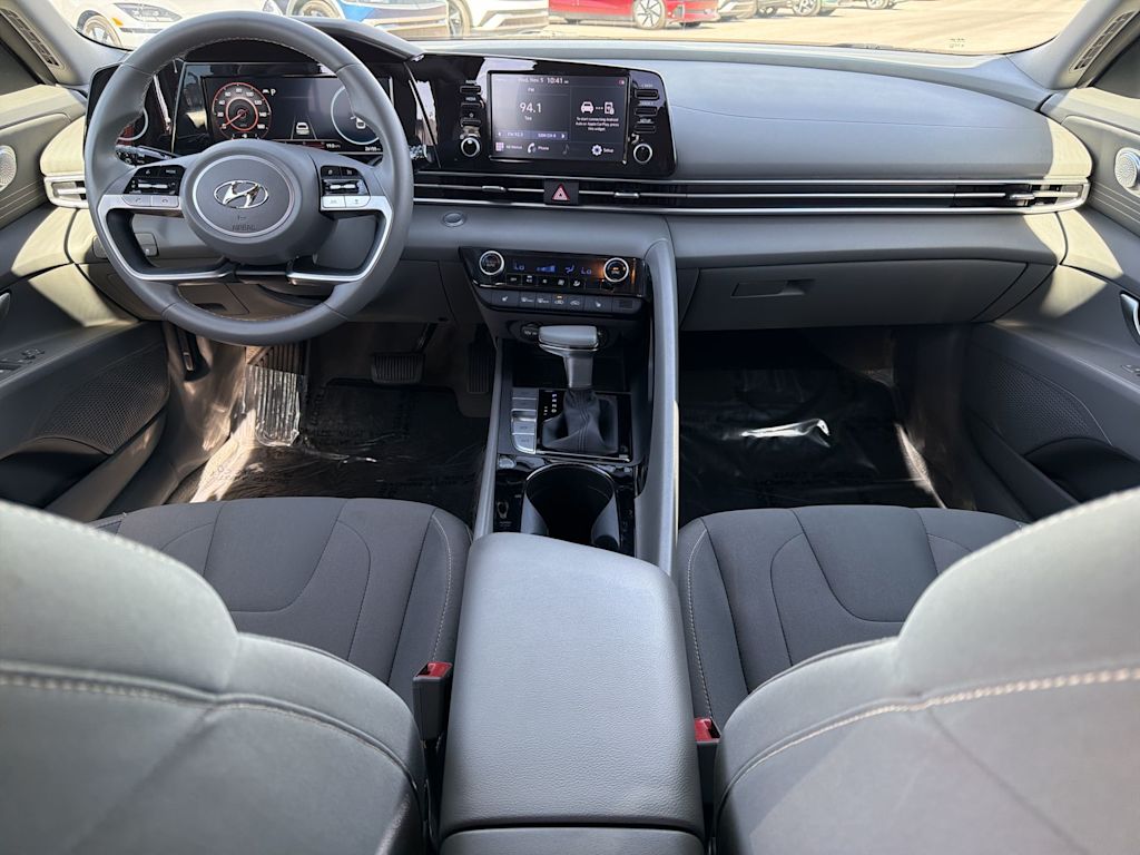 Thumbnail: 2022 Hyundai Elantra - 2