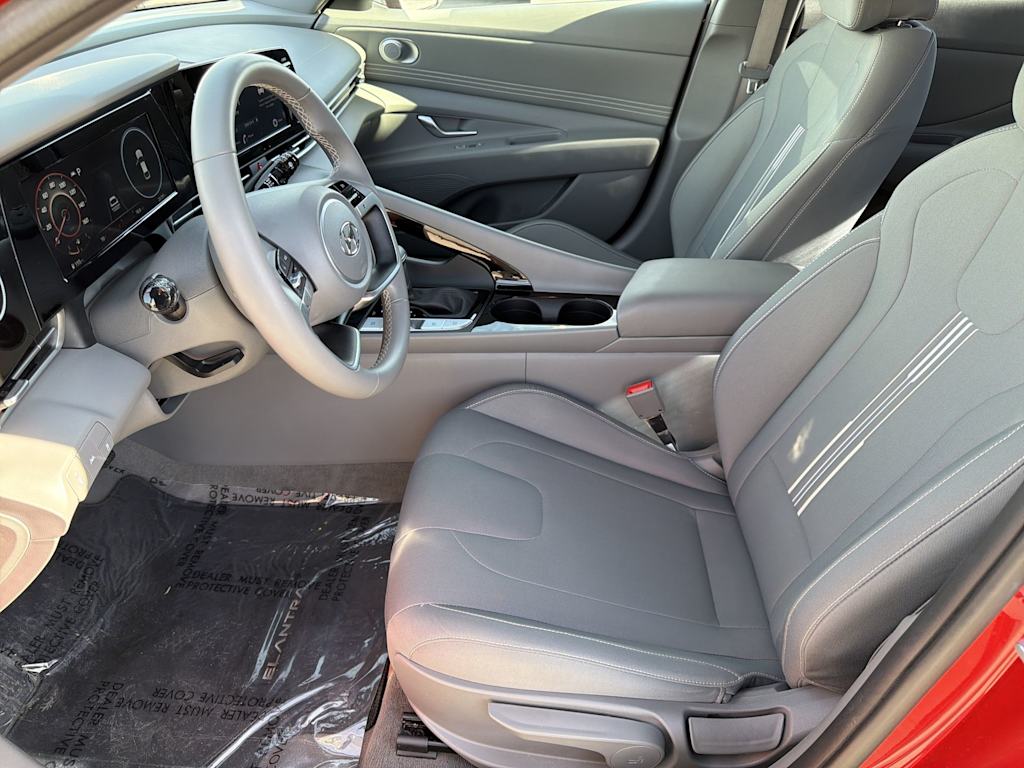 Thumbnail: 2022 Hyundai Elantra - 10