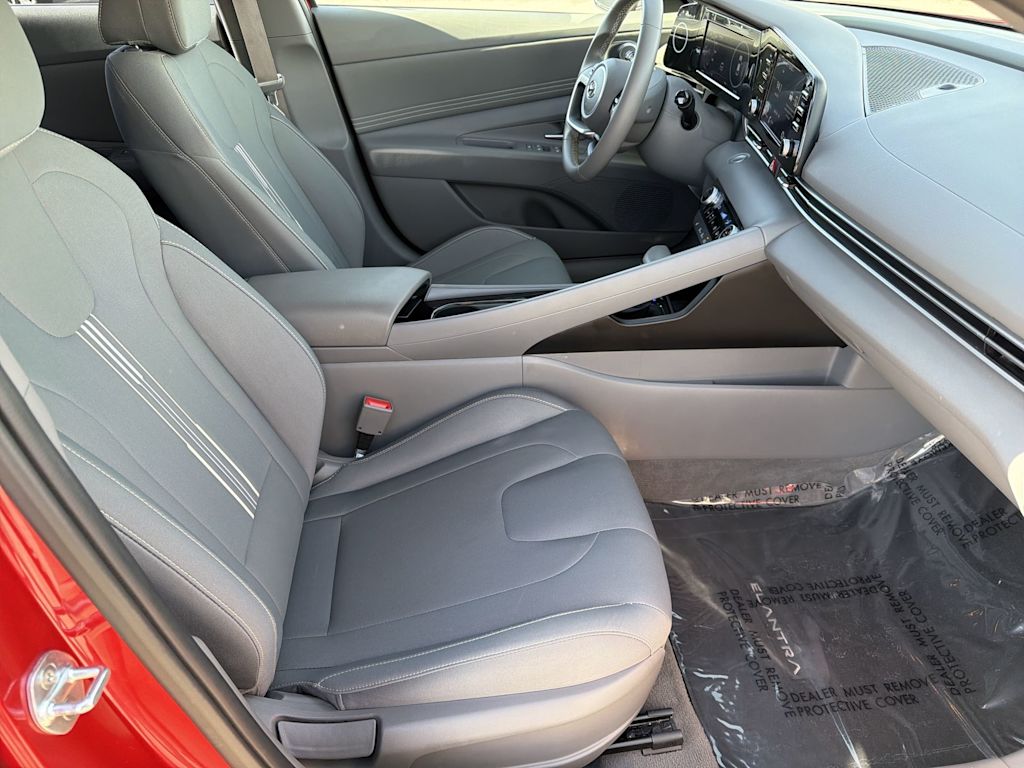 Thumbnail: 2022 Hyundai Elantra - 24