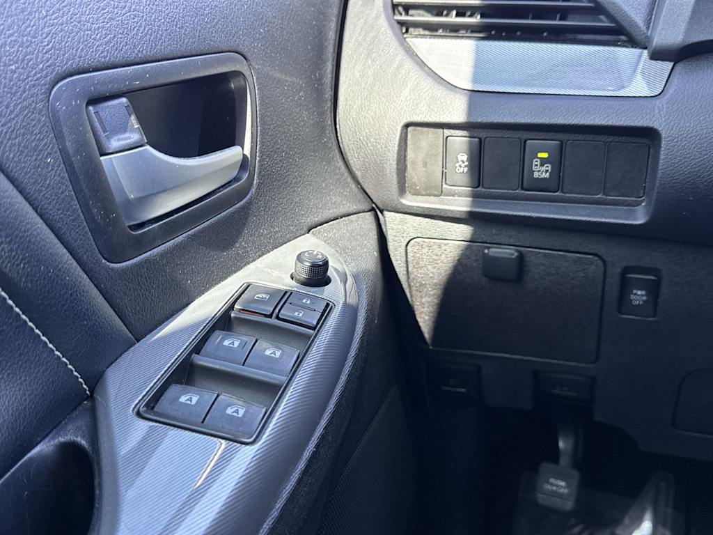 Thumbnail: 2016 Toyota Sienna - 22