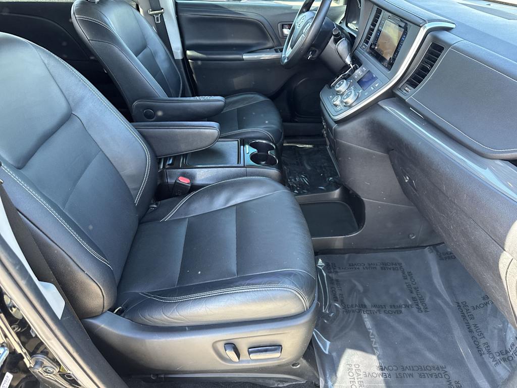 Thumbnail: 2016 Toyota Sienna - 26