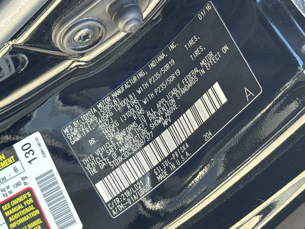 Thumbnail: 2016 Toyota Sienna - 17