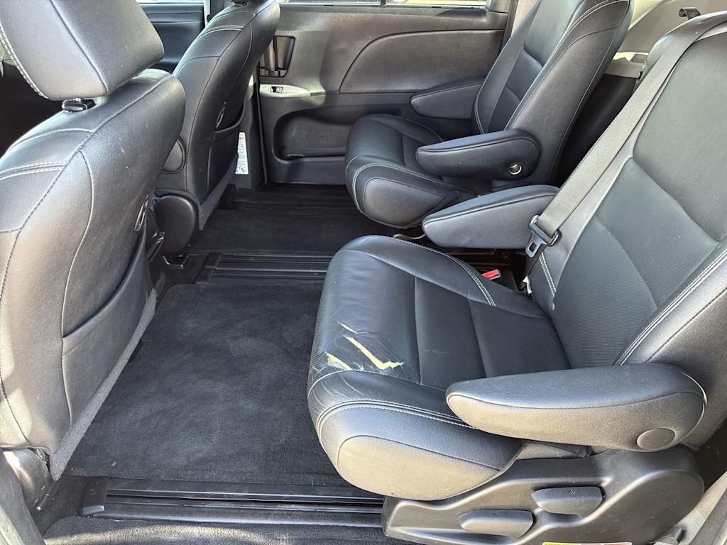 Thumbnail: 2016 Toyota Sienna - 24