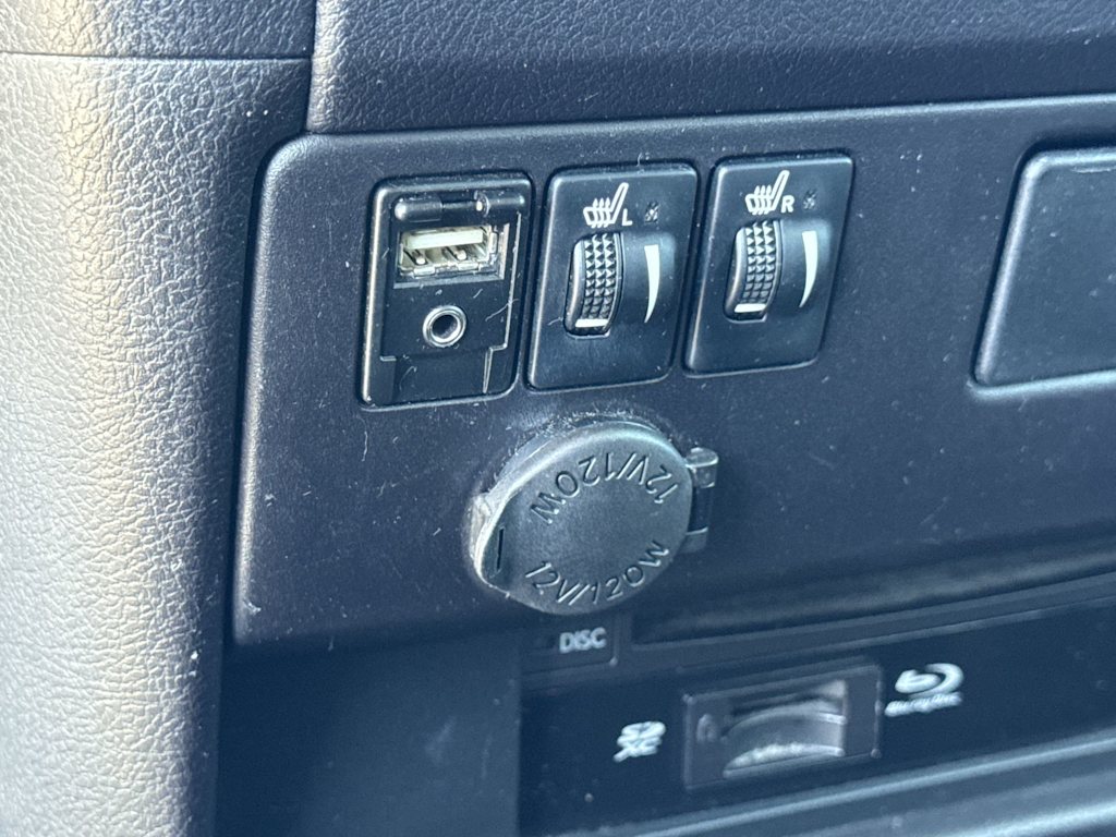 Thumbnail: 2016 Toyota Sienna - 29