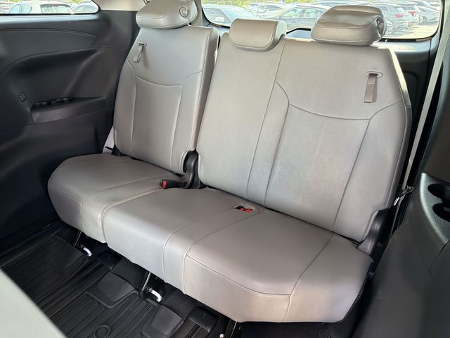 Thumbnail: 2025 Toyota Sienna - 12