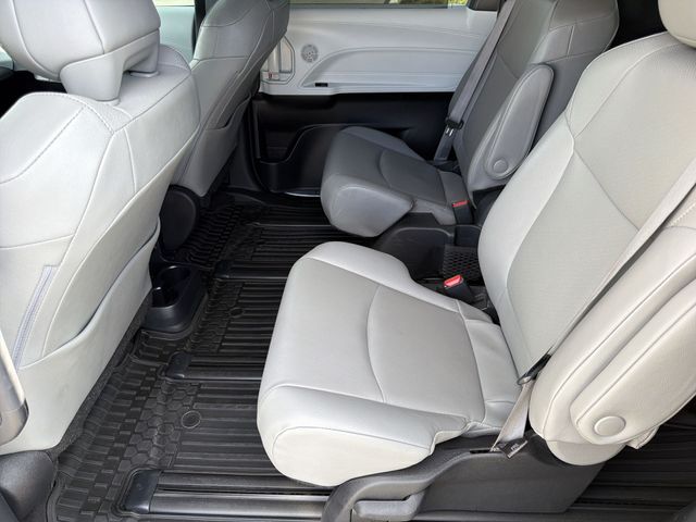Thumbnail: 2025 Toyota Sienna - 23