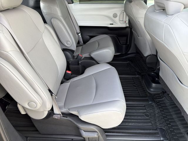 Thumbnail: 2025 Toyota Sienna - 24