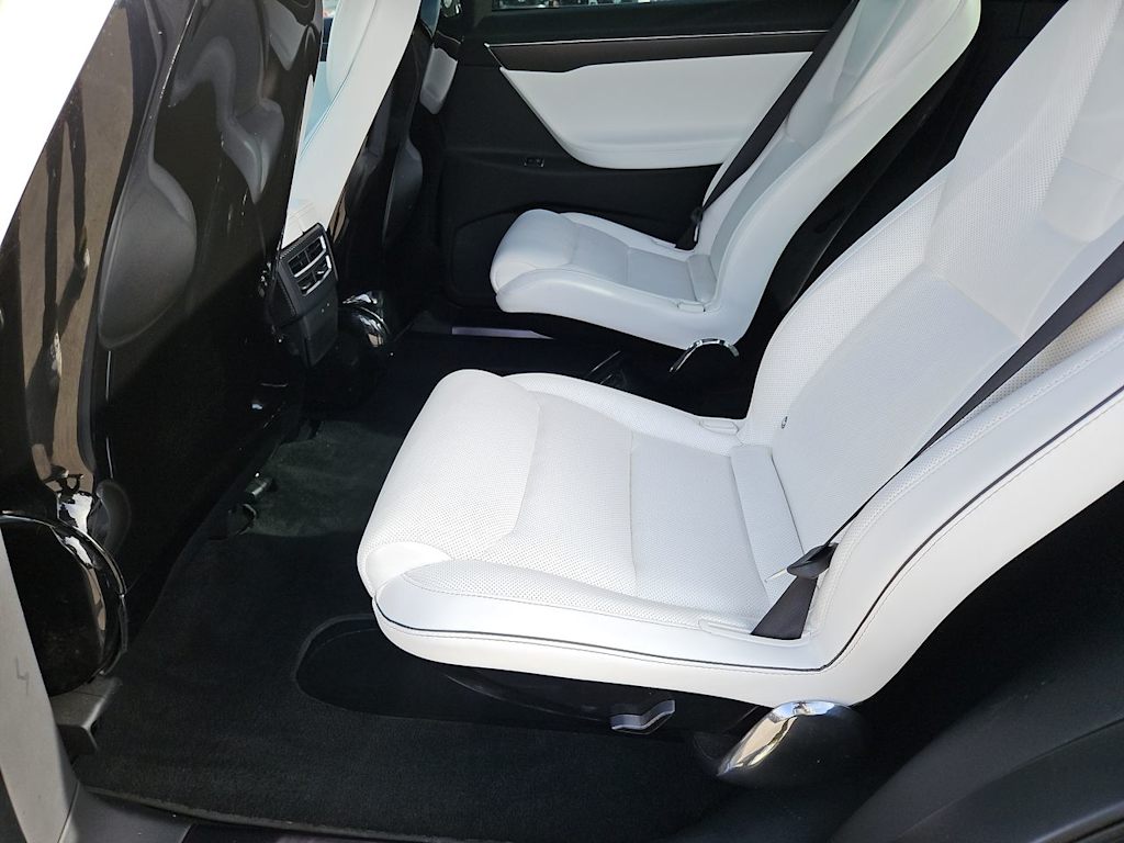 2016 Tesla Model X P90D 11