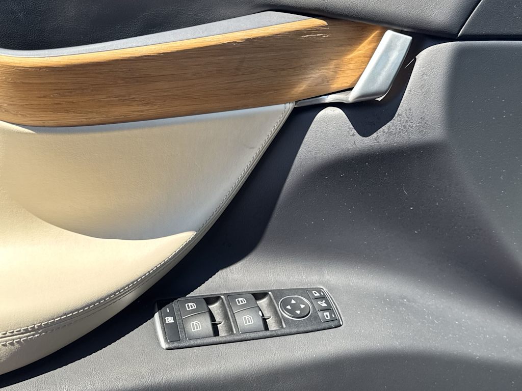 Thumbnail: 2019 Tesla Model X - 20