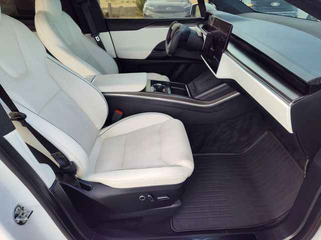 Thumbnail: 2022 Tesla Model X - 25