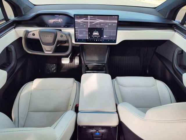 Thumbnail: 2022 Tesla Model X - 2