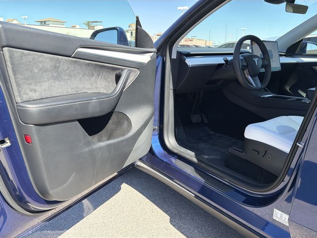 Thumbnail: 2022 Tesla Model Y - 17