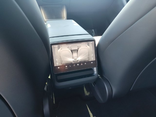 Thumbnail: 2026 Tesla Model Y - 21