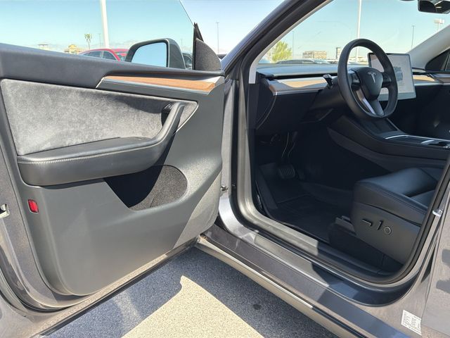 Thumbnail: 2023 Tesla Model Y - 13