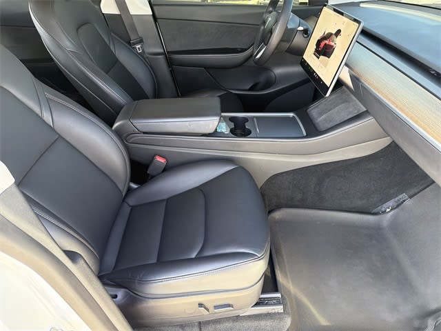 Thumbnail: 2022 Tesla Model Y - 21