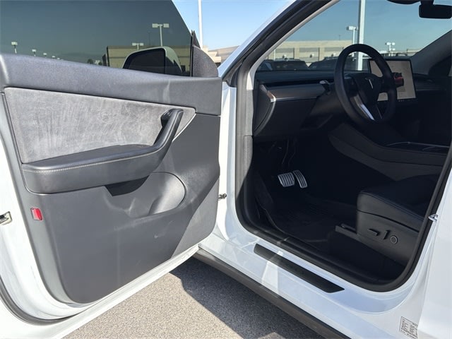 Thumbnail: 2022 Tesla Model Y - 18