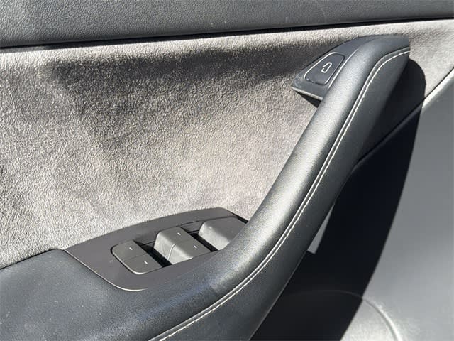 Thumbnail: 2022 Tesla Model Y - 19