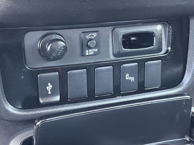 Thumbnail: 2019 Mitsubishi Outlander - 27