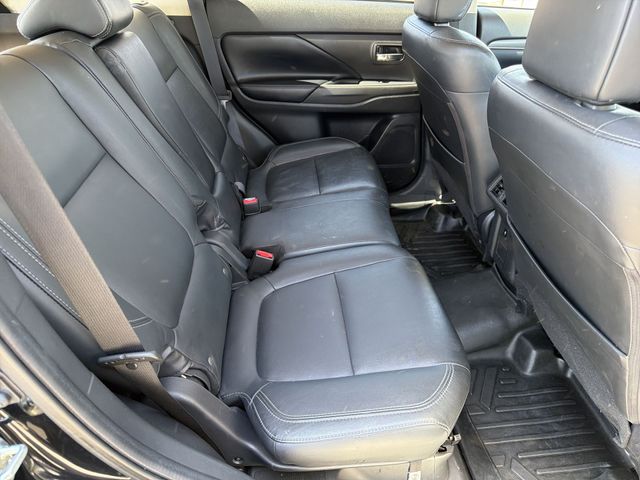 Thumbnail: 2019 Mitsubishi Outlander - 25