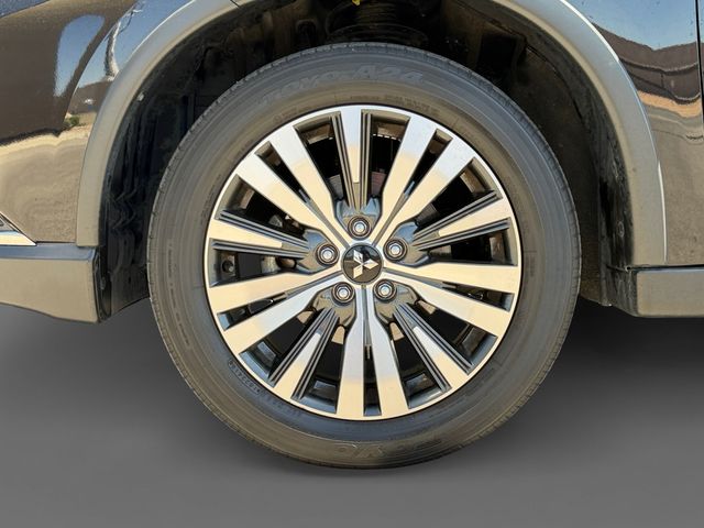 Thumbnail: 2019 Mitsubishi Outlander - 7