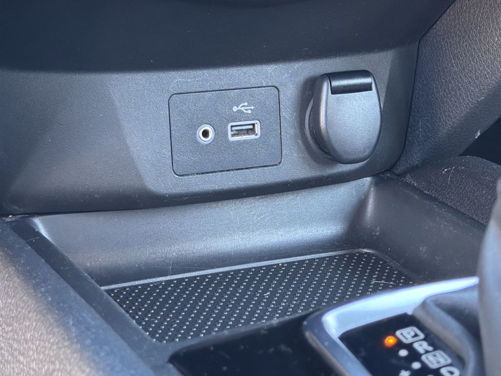 Thumbnail: 2021 Nissan Rogue Sport - 26