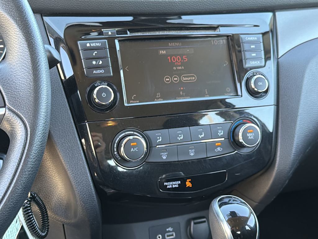 Thumbnail: 2021 Nissan Rogue Sport - 21