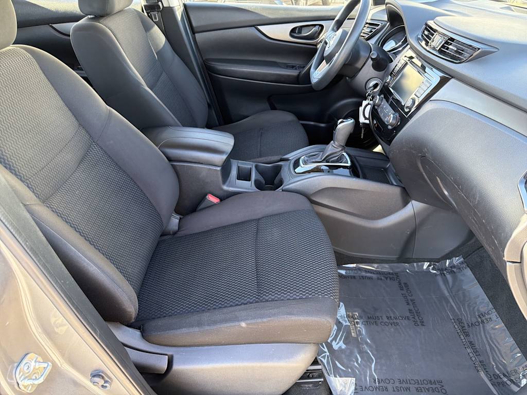 Thumbnail: 2021 Nissan Rogue Sport - 25