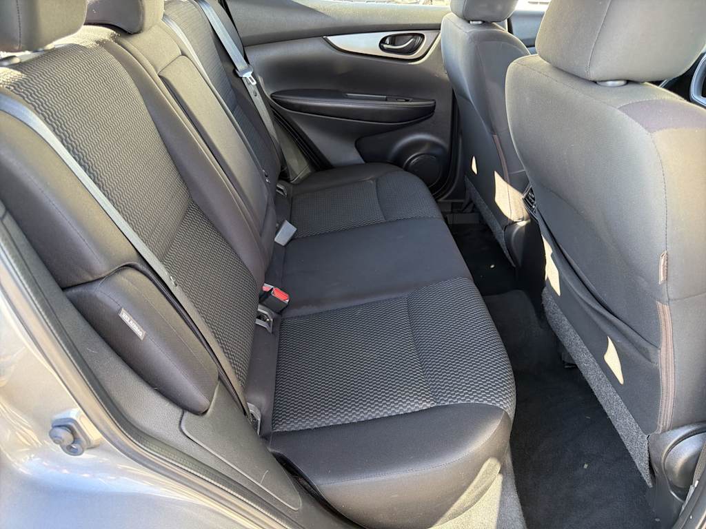 Thumbnail: 2021 Nissan Rogue Sport - 24