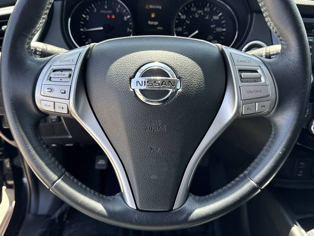 2016 Nissan Rogue SL 21