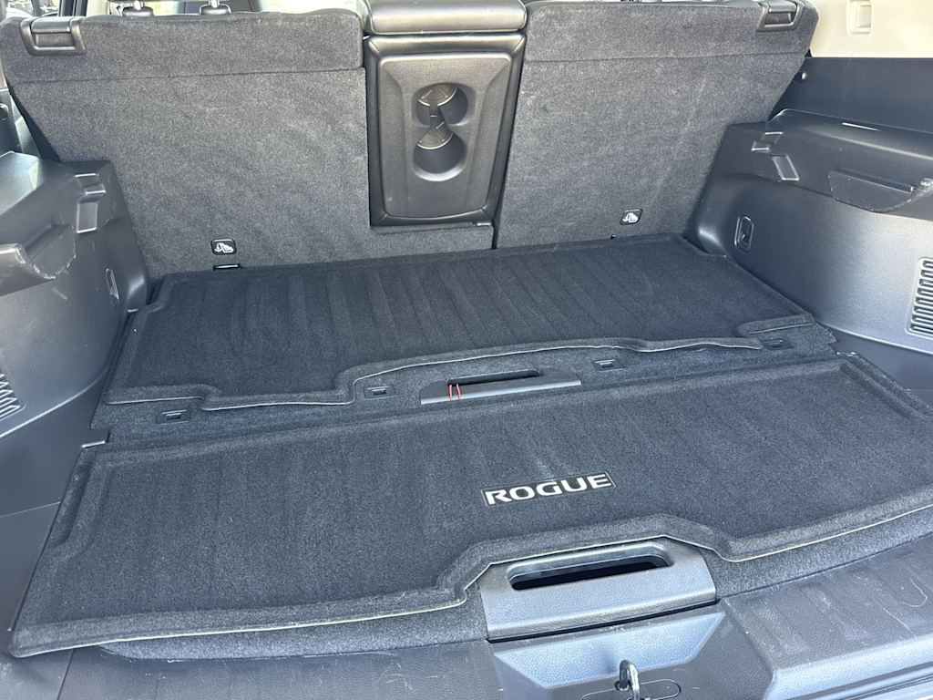 2016 Nissan Rogue SL 15